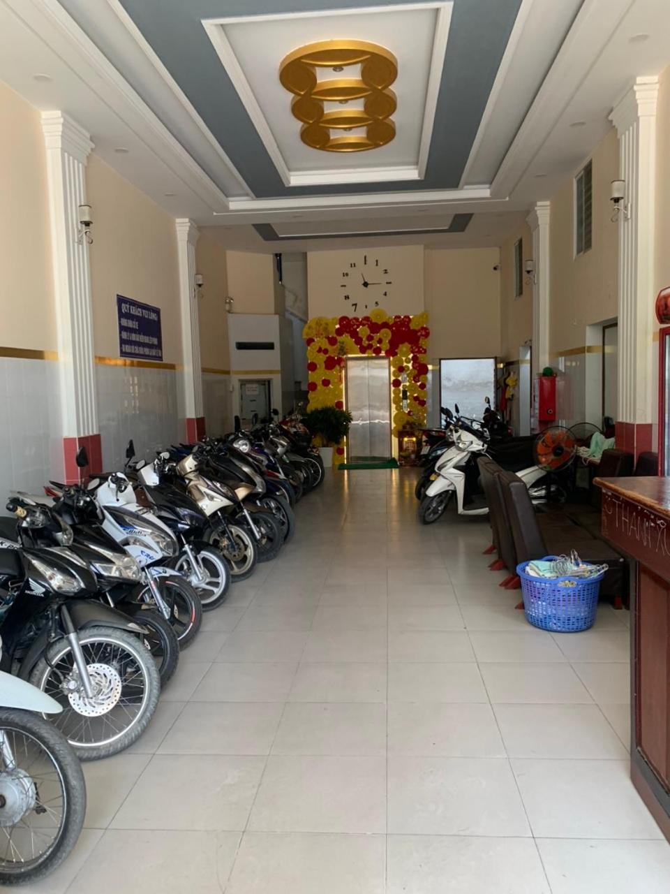 Nha Nghi Thanh Xuan- Co Cho Thue Xe May Va Xuat Hoa Don Ap Dong An Esterno foto